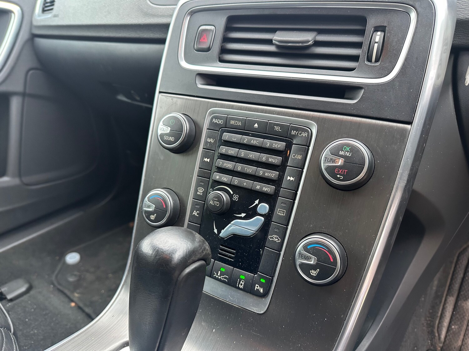 Used Volvo V60 2010 for sale - 77367274: Photo 7