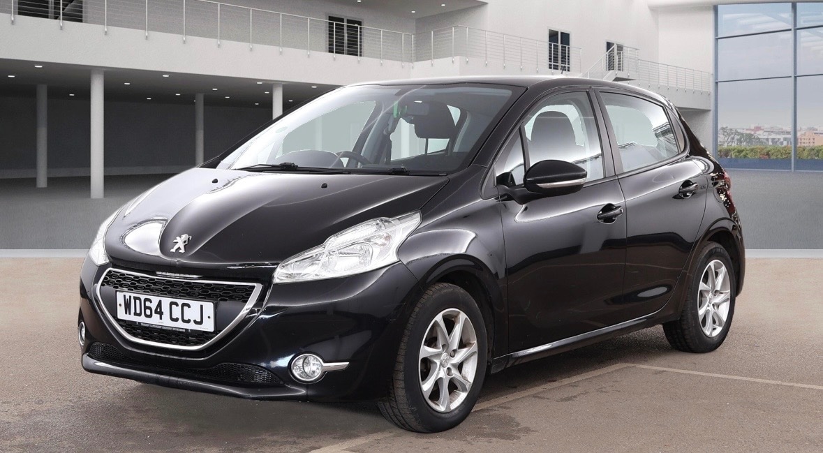 Used Peugeot 208 2014 for sale - 77915465: Photo 2