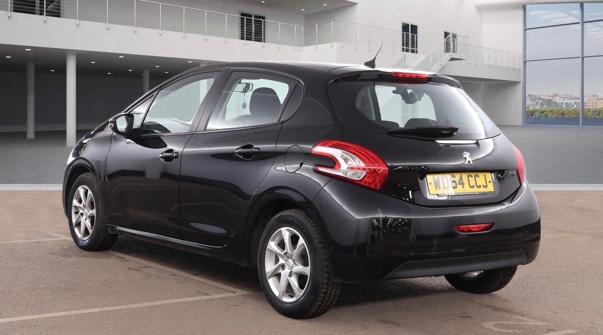 Used Peugeot 208 2014 for sale - 77915465: Photo 3