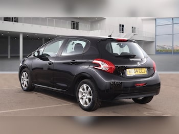 Used Peugeot 208 2014 for sale - 77915465: Photo