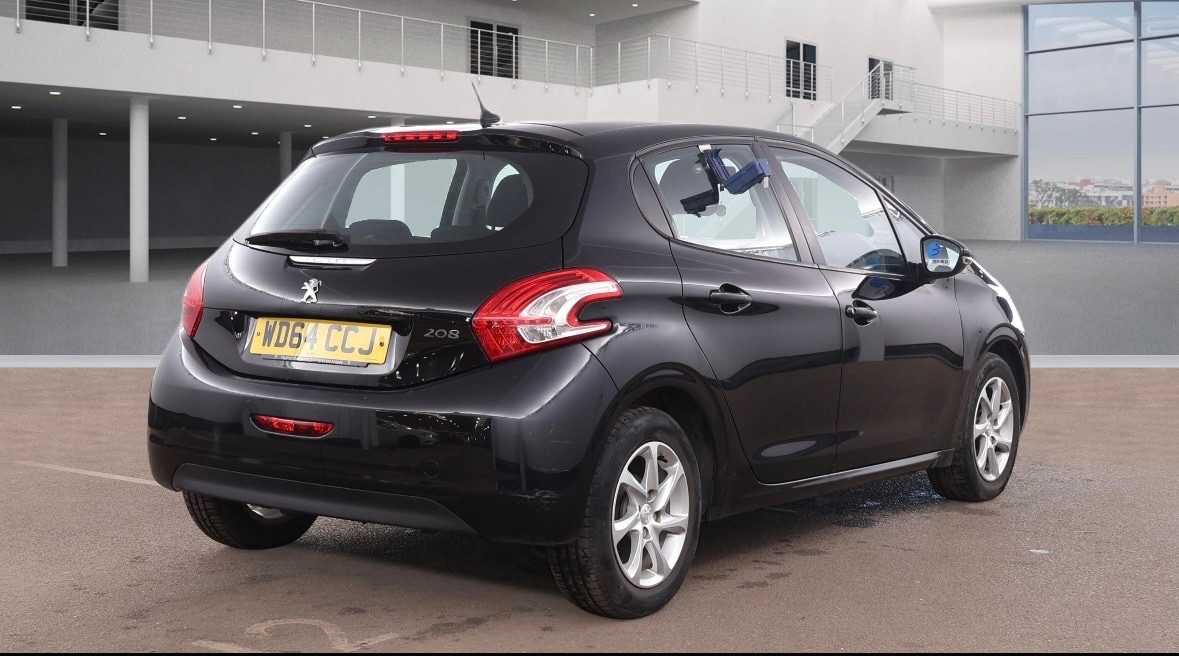 Used Peugeot 208 2014 for sale - 77915465: Photo 4