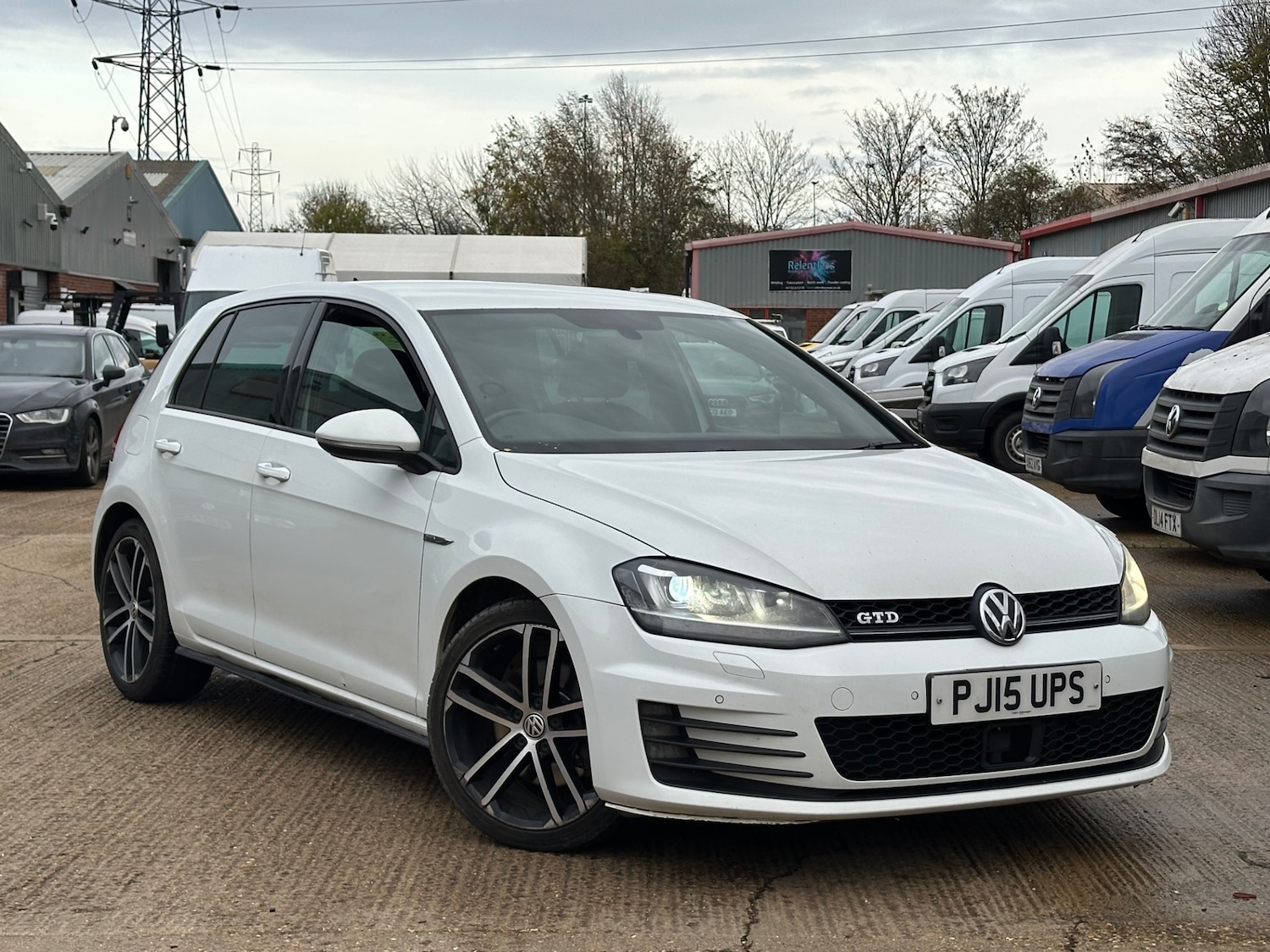 Used Volkswagen Golf 2015 for sale - 76492481: Photo 1