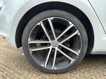 Used Volkswagen Golf 2015 for sale - 76492481: Photo