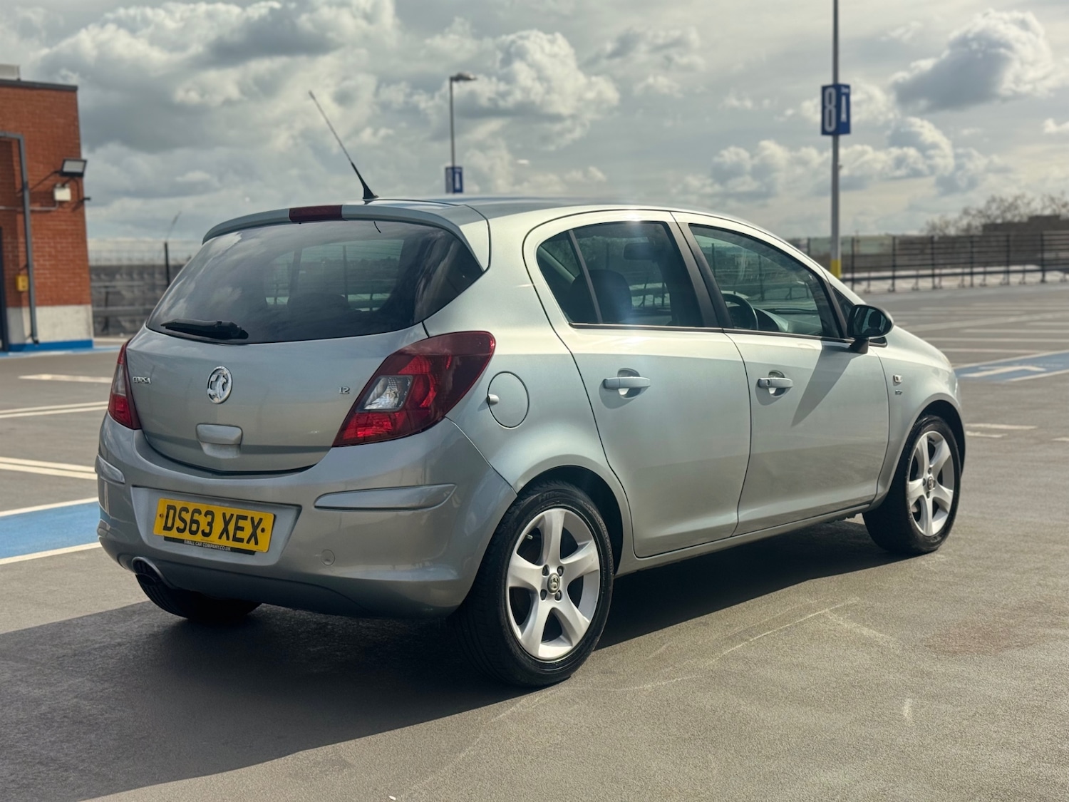 Used Vauxhall Corsa 2013 for sale - 78027538: Photo 2