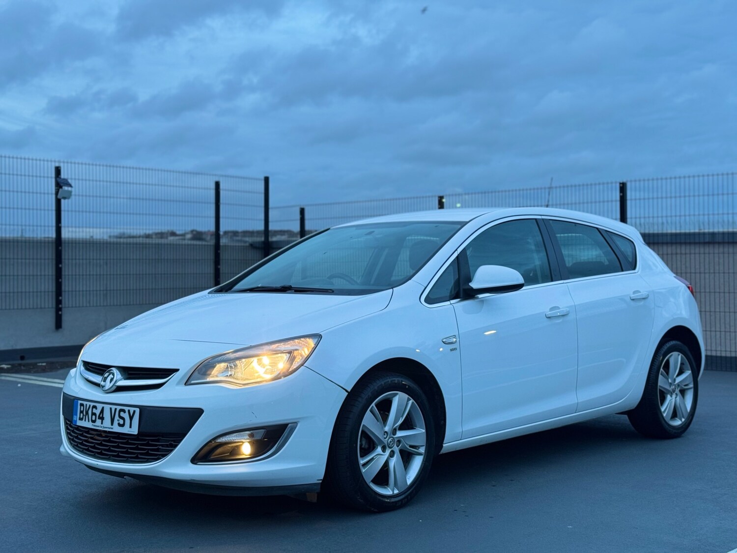 Used Vauxhall Astra 2015 for sale - 76963648: Photo 5