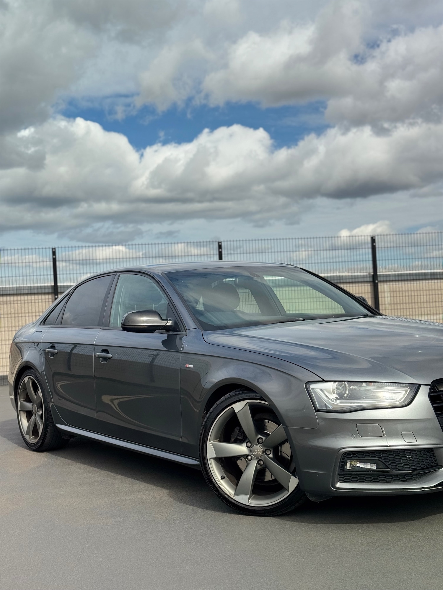Used Audi A4 2013 for sale - 78027116: Photo 2