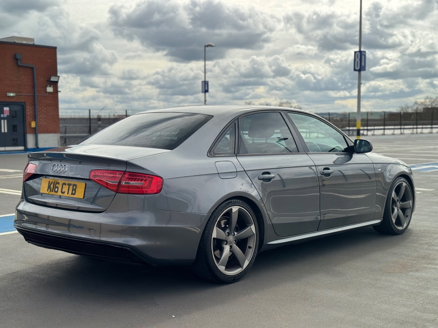 Used Audi A4 2013 for sale - 78027116: Photo 3