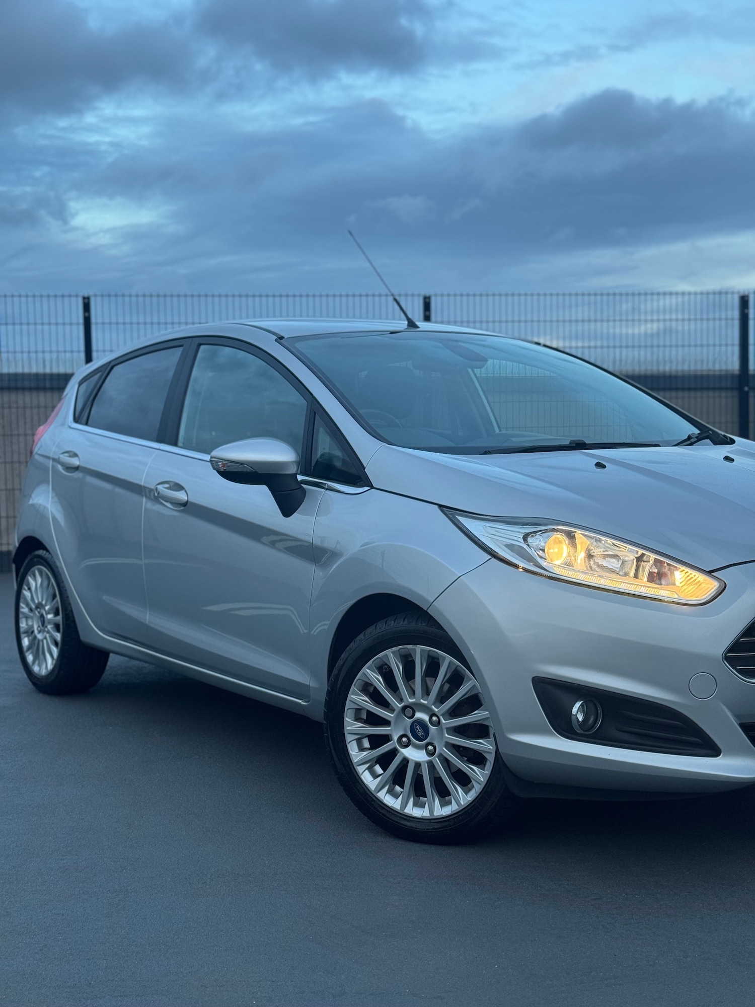Used Ford Fiesta 2014 for sale - 76963611: Photo 2