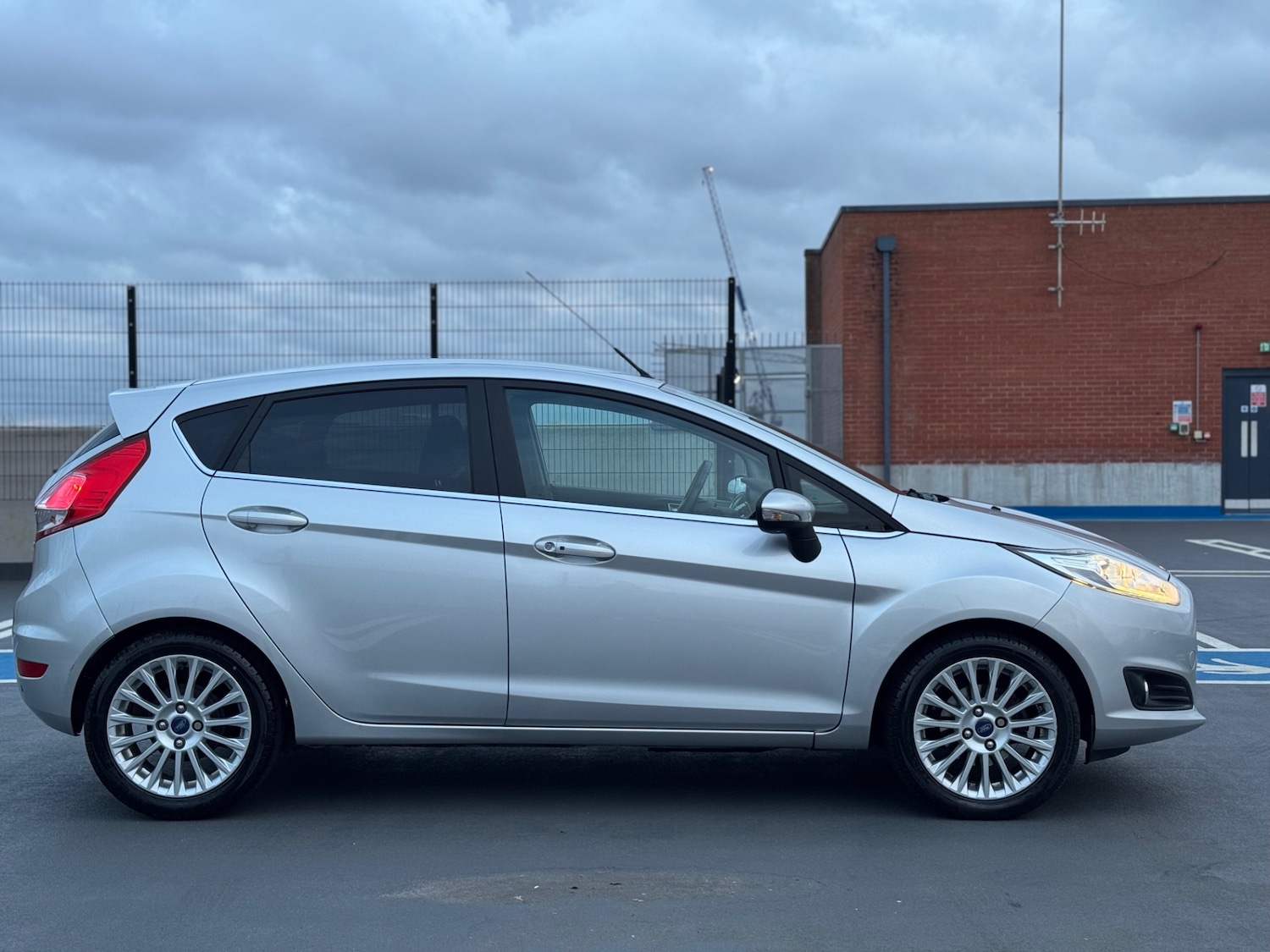 Used Ford Fiesta 2014 for sale - 76963611: Photo 9