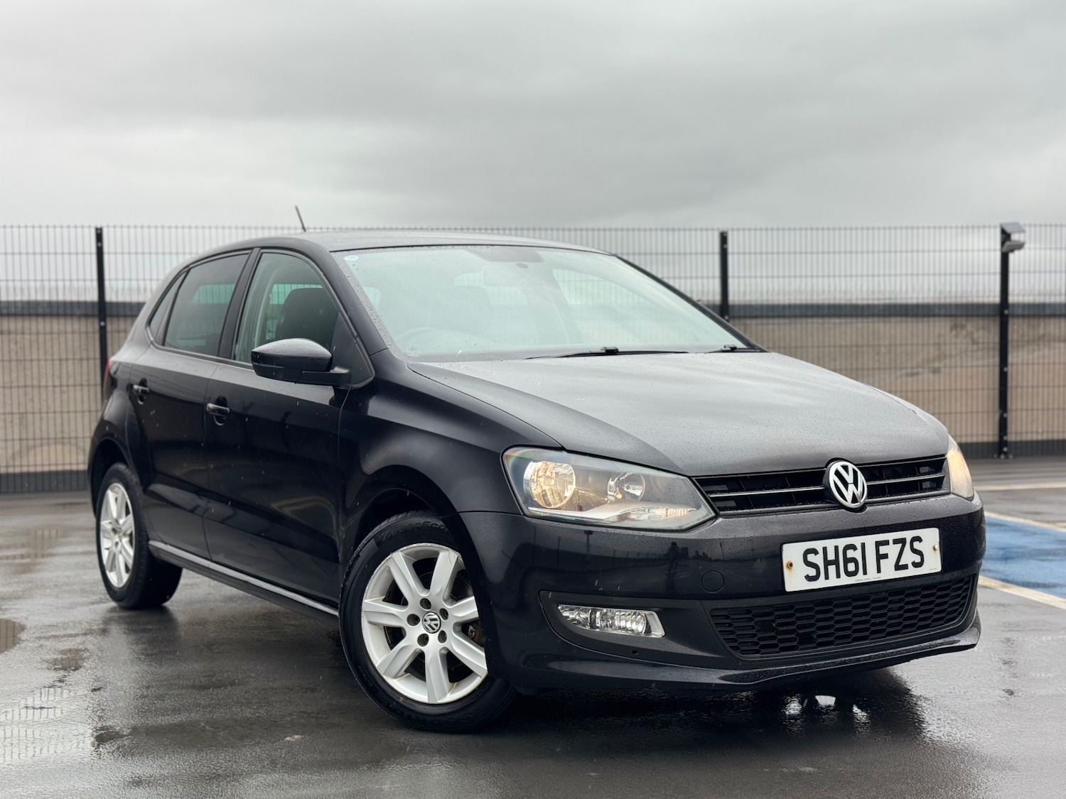 Used Volkswagen Polo 2011 for sale - 77898139: Photo 1