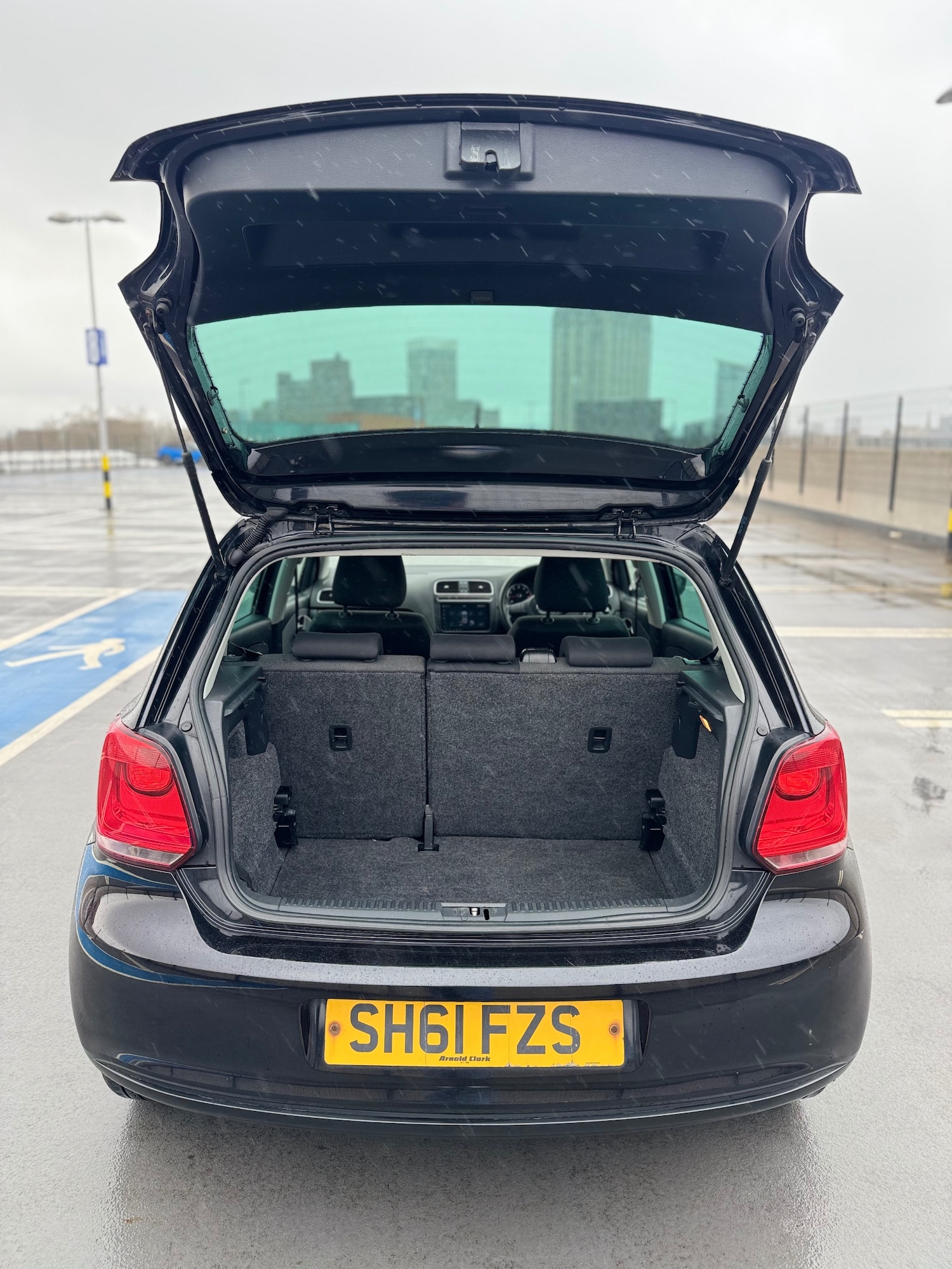 Used Volkswagen Polo 2011 for sale - 77898139: Photo 15