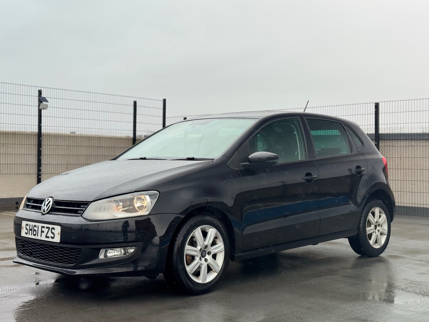 Used Volkswagen Polo 2011 for sale - 77898139: Photo 5