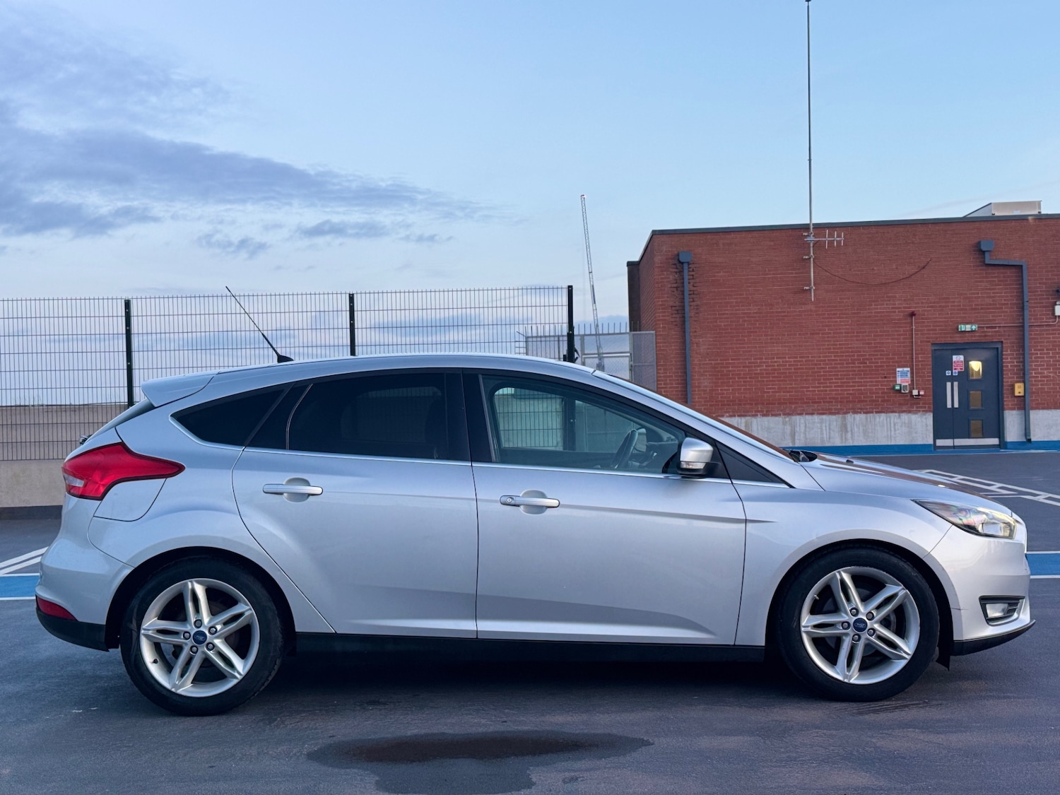 Used Ford Focus 2015 for sale - 77132401: Photo 9
