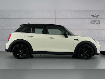 Used MINI Hatch 2022 for sale - 75903079: Photo