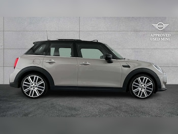 Used MINI Hatch 2024 for sale - 79172521: Photo