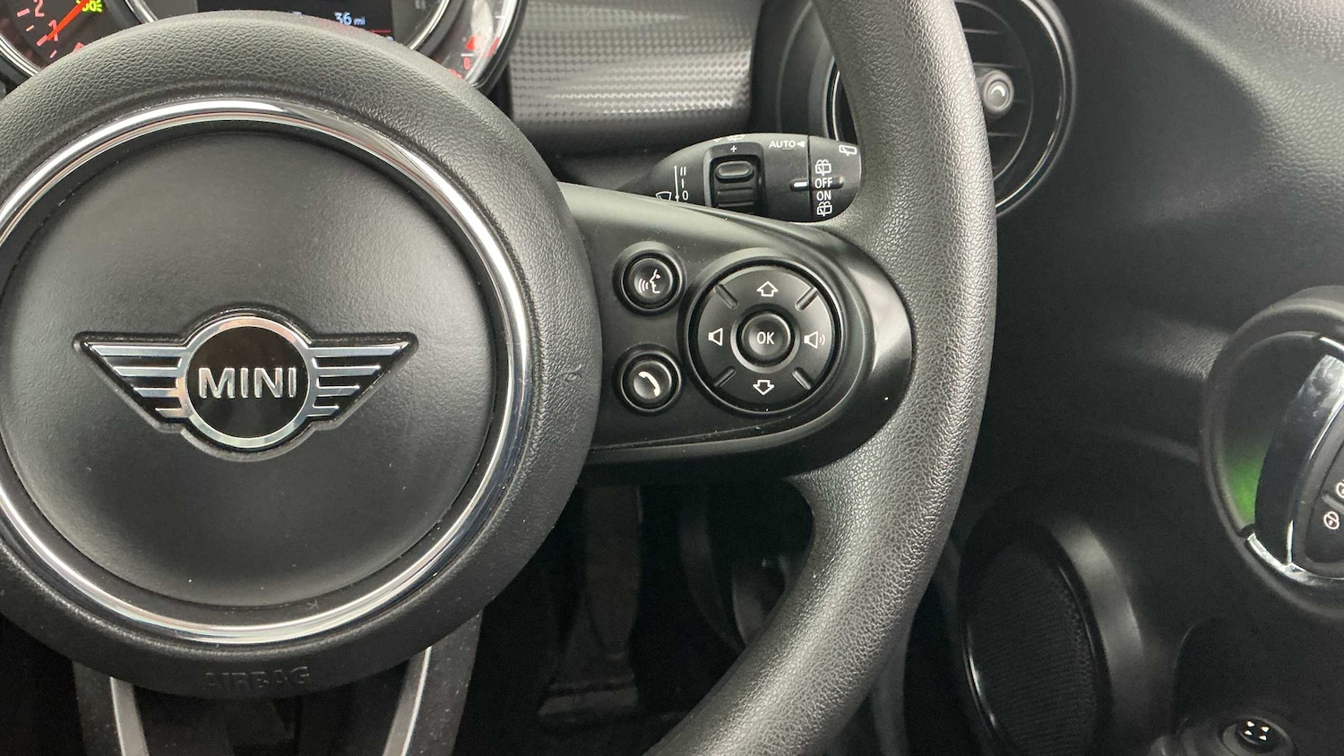 Used MINI Hatch 2019 for sale - 76435682: Photo 32