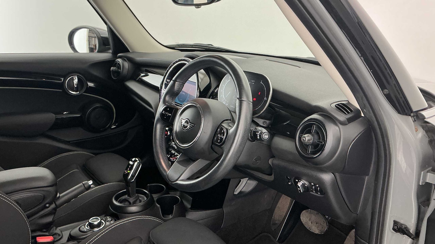 Used MINI Hatch 2021 for sale - 76610604: Photo 6