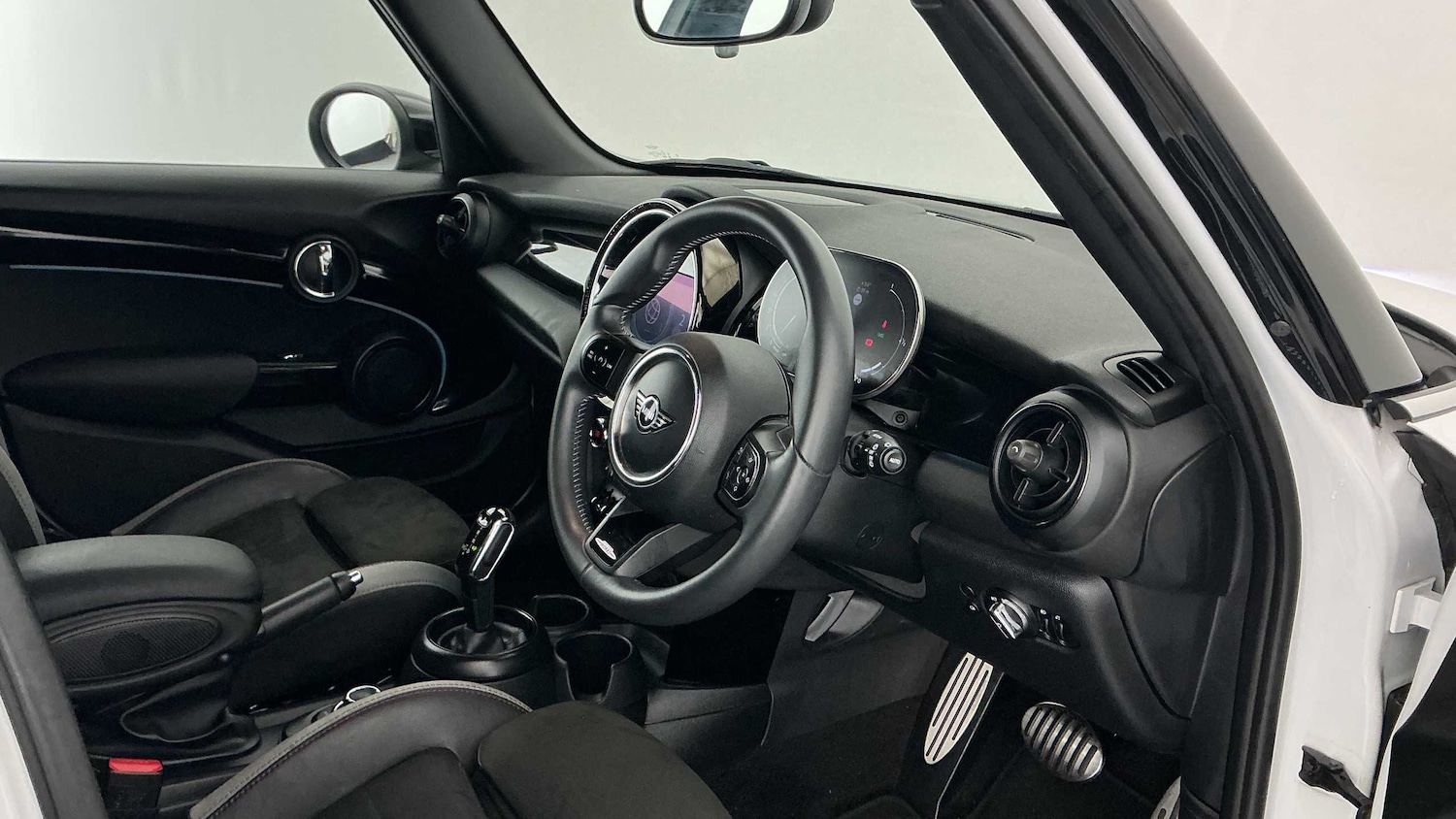 Used MINI Hatch 2023 for sale - 77333943: Photo 6