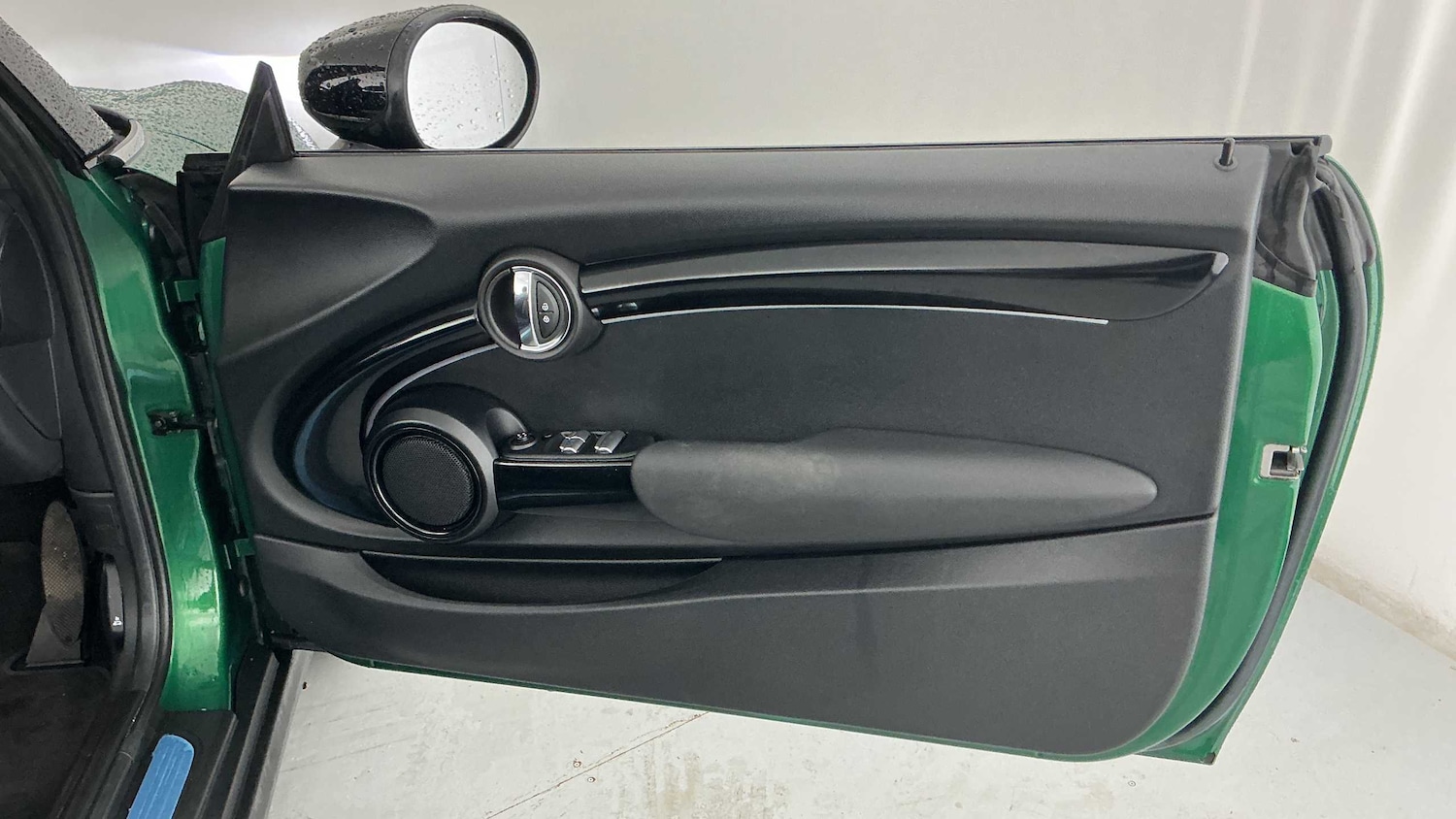 Used MINI Convertible 2022 for sale - 76529232: Photo 17