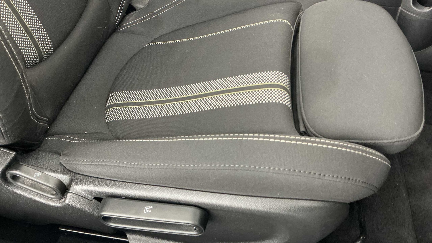 Used MINI Convertible 2022 for sale - 76529232: Photo 20