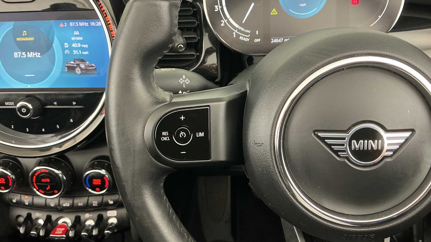 Used MINI Convertible 2022 for sale - 76529232: Photo 32