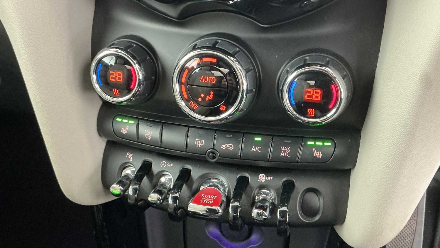 Used MINI Convertible 2018 for sale - 77134826: Photo 31