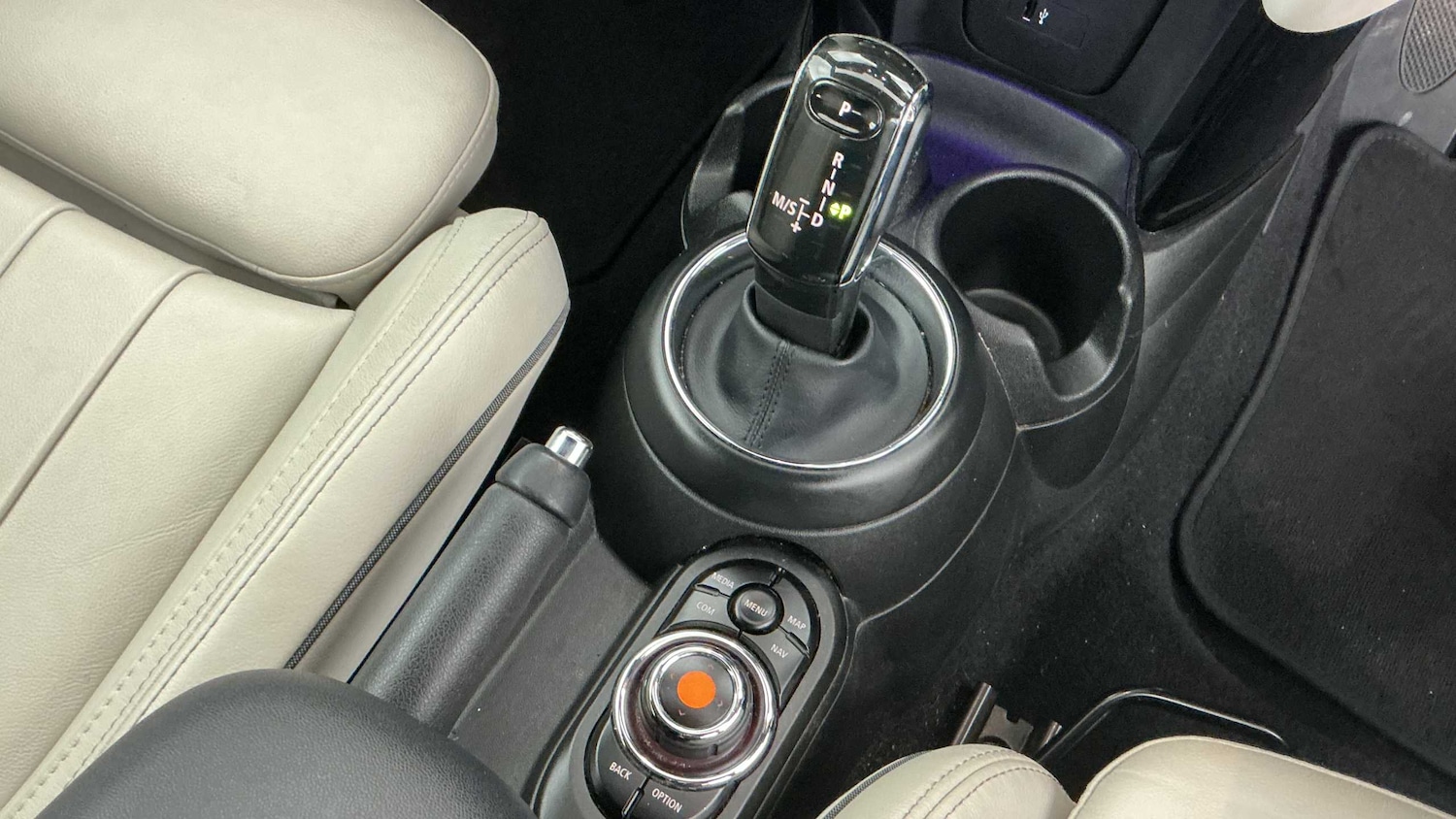 Used MINI Convertible 2018 for sale - 77648973: Photo 10