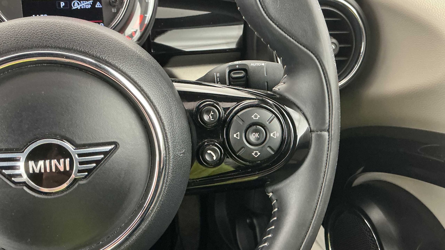 Used MINI Convertible 2018 for sale - 77648973: Photo 28