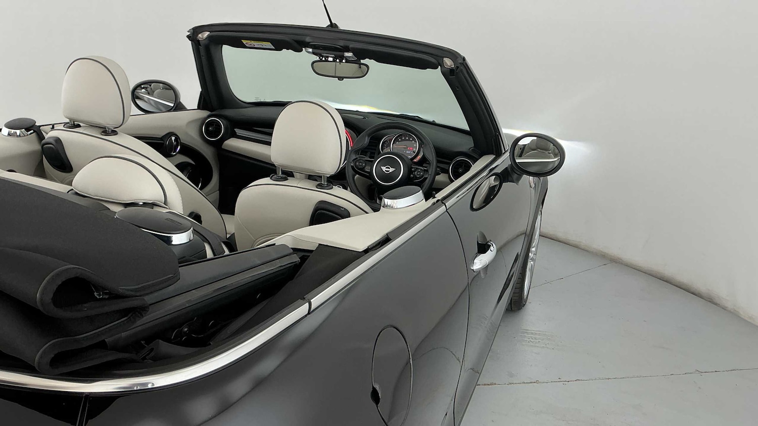 Used MINI Convertible 2018 for sale - 77648973: Photo 34