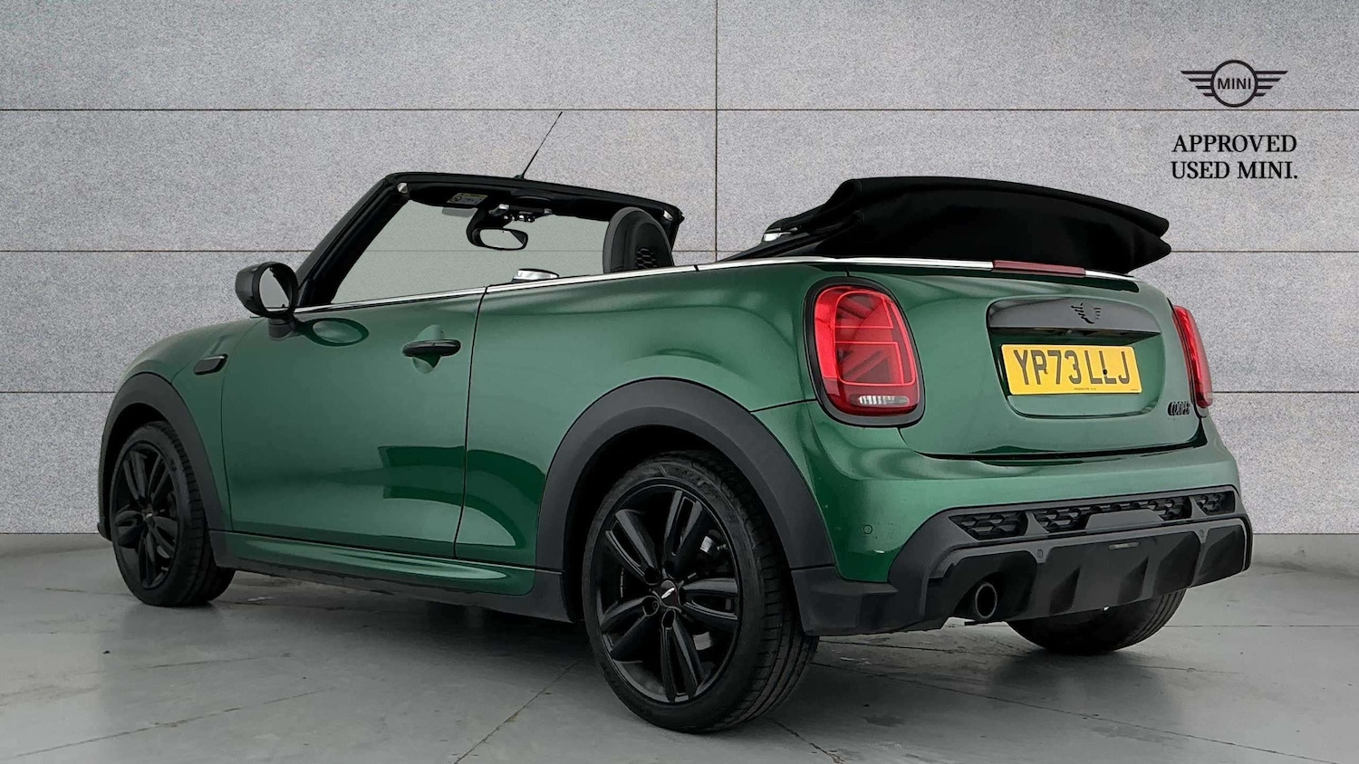 Used MINI Convertible 2023 for sale - 77112469: Photo 2