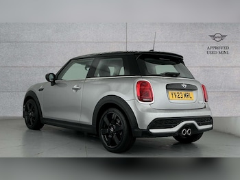 Used MINI Hatch 2023 for sale - 77233049: Photo