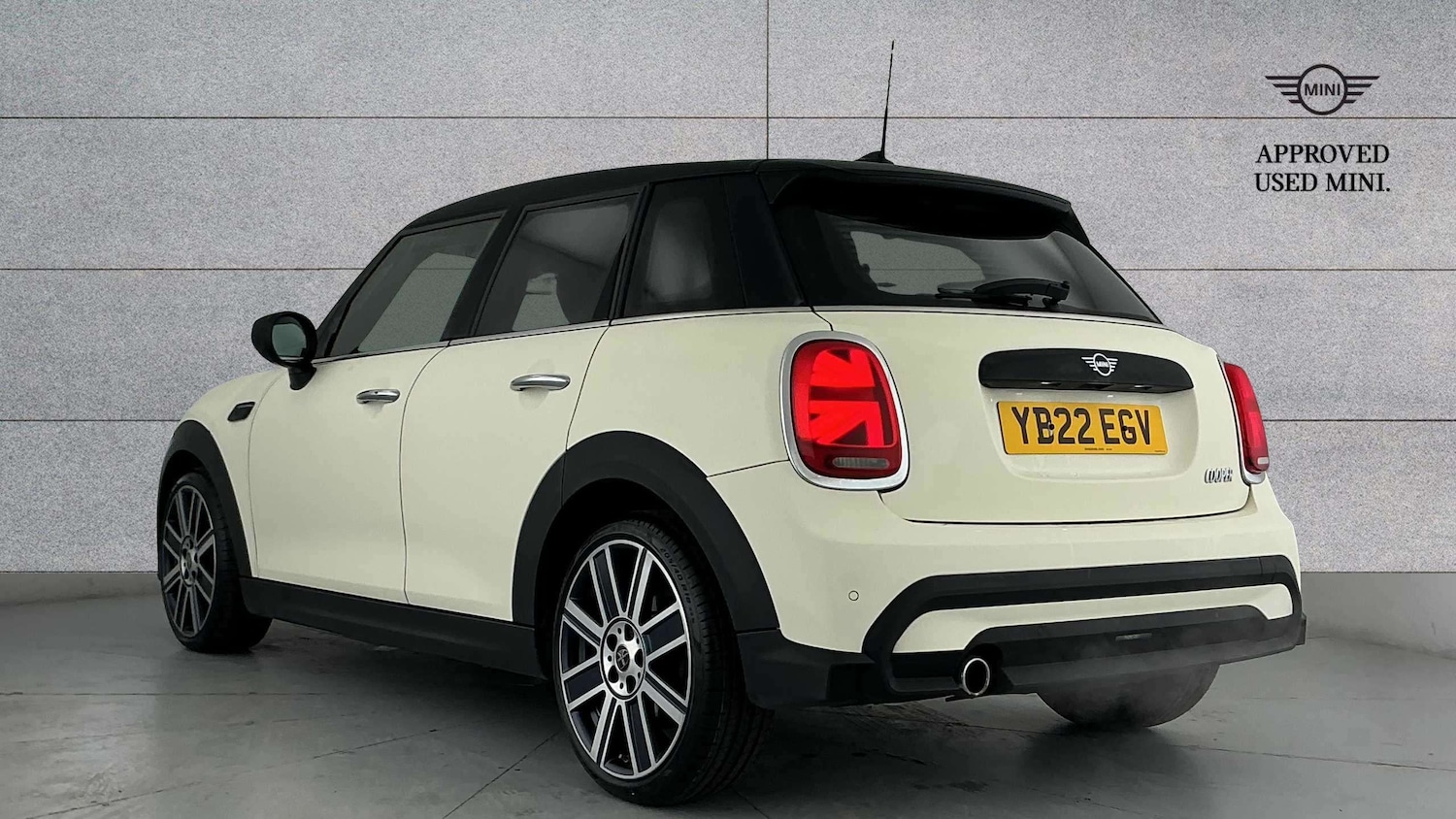 Used MINI Hatch 2022 for sale - 76804772: Photo 2