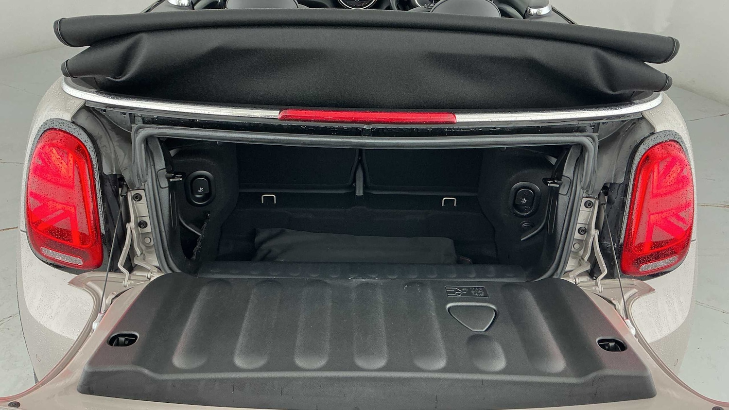 Used MINI Convertible 2023 for sale - 77219667: Photo 13