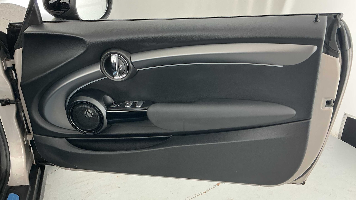 Used MINI Convertible 2023 for sale - 77219667: Photo 17