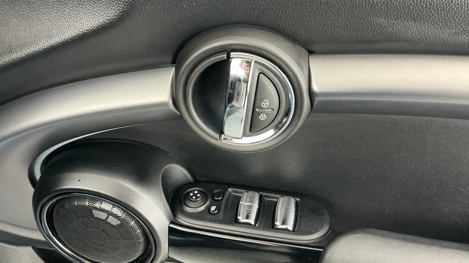 Used MINI Convertible 2023 for sale - 77219667: Photo 18