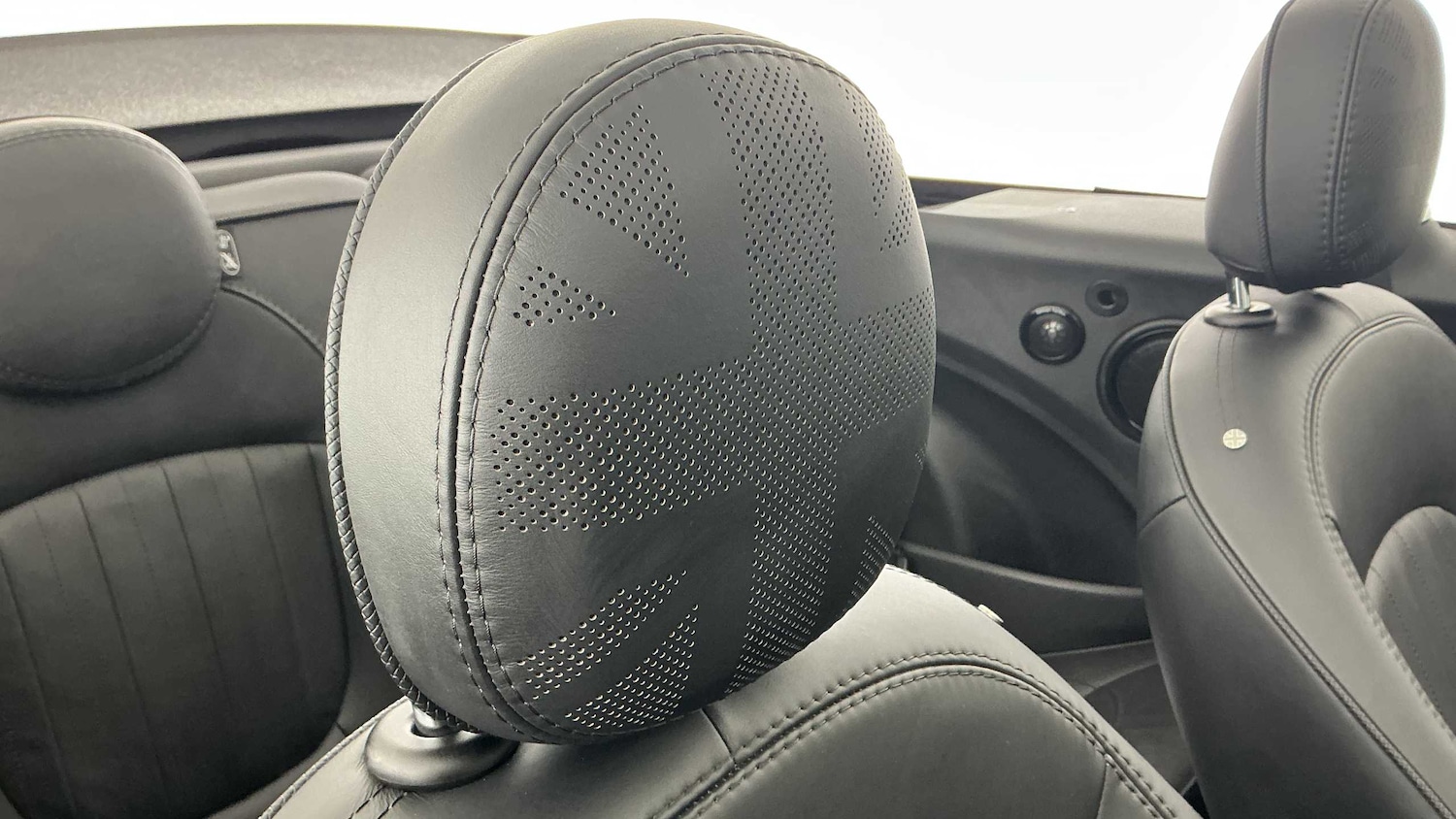 Used MINI Convertible 2023 for sale - 77219667: Photo 19