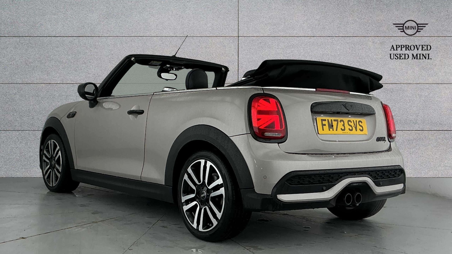 Used MINI Convertible 2023 for sale - 77219667: Photo 2