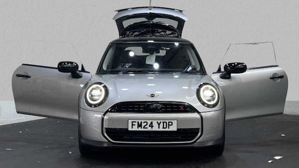 Used MINI Cooper 2024 for sale - 76329188: Photo 1
