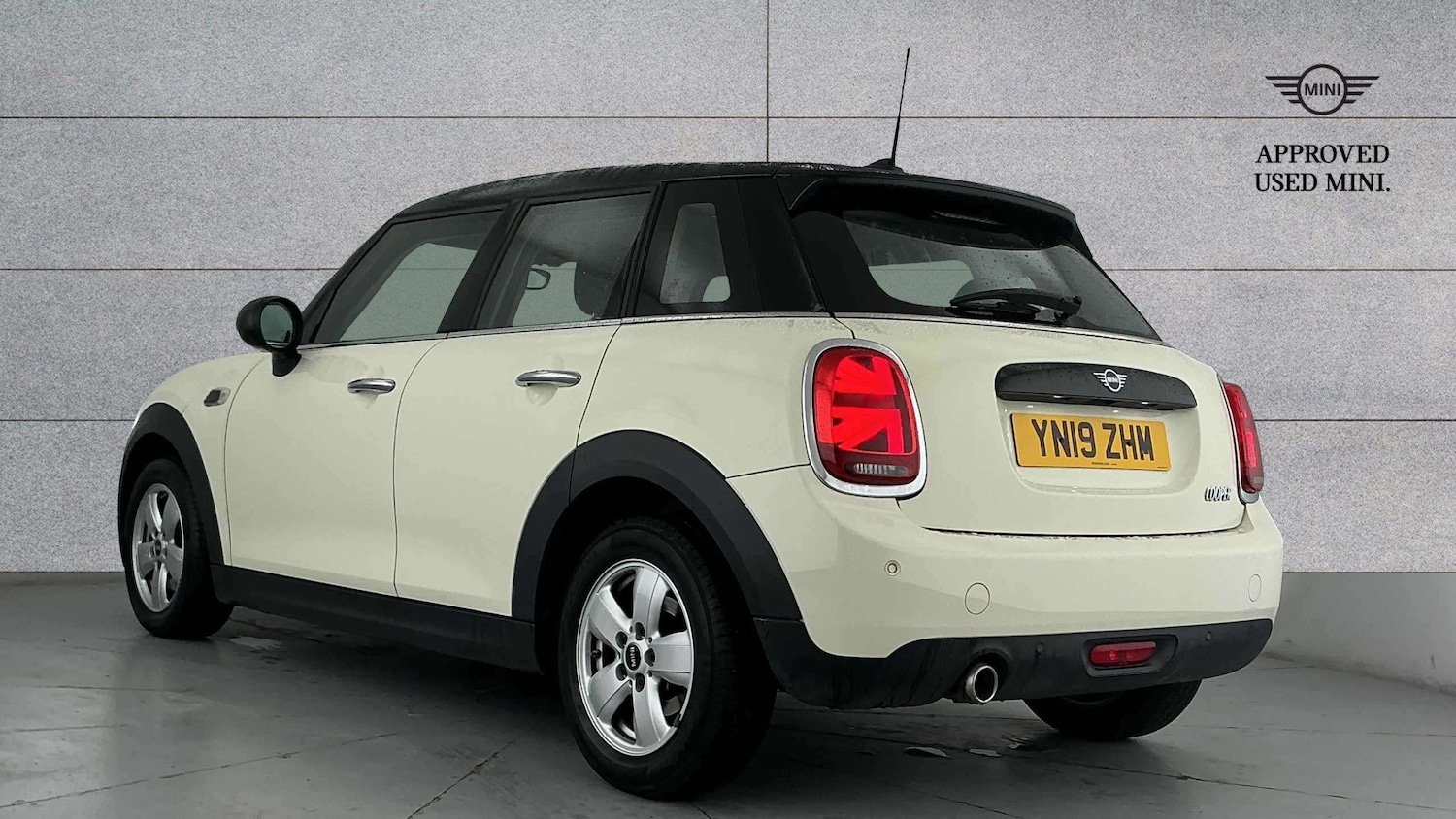 Used MINI Hatch 2019 for sale - 77178923: Photo 2
