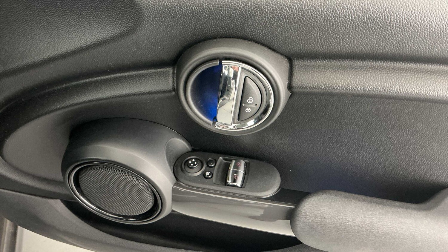 Used MINI Hatch 2019 for sale - 77943402: Photo 17