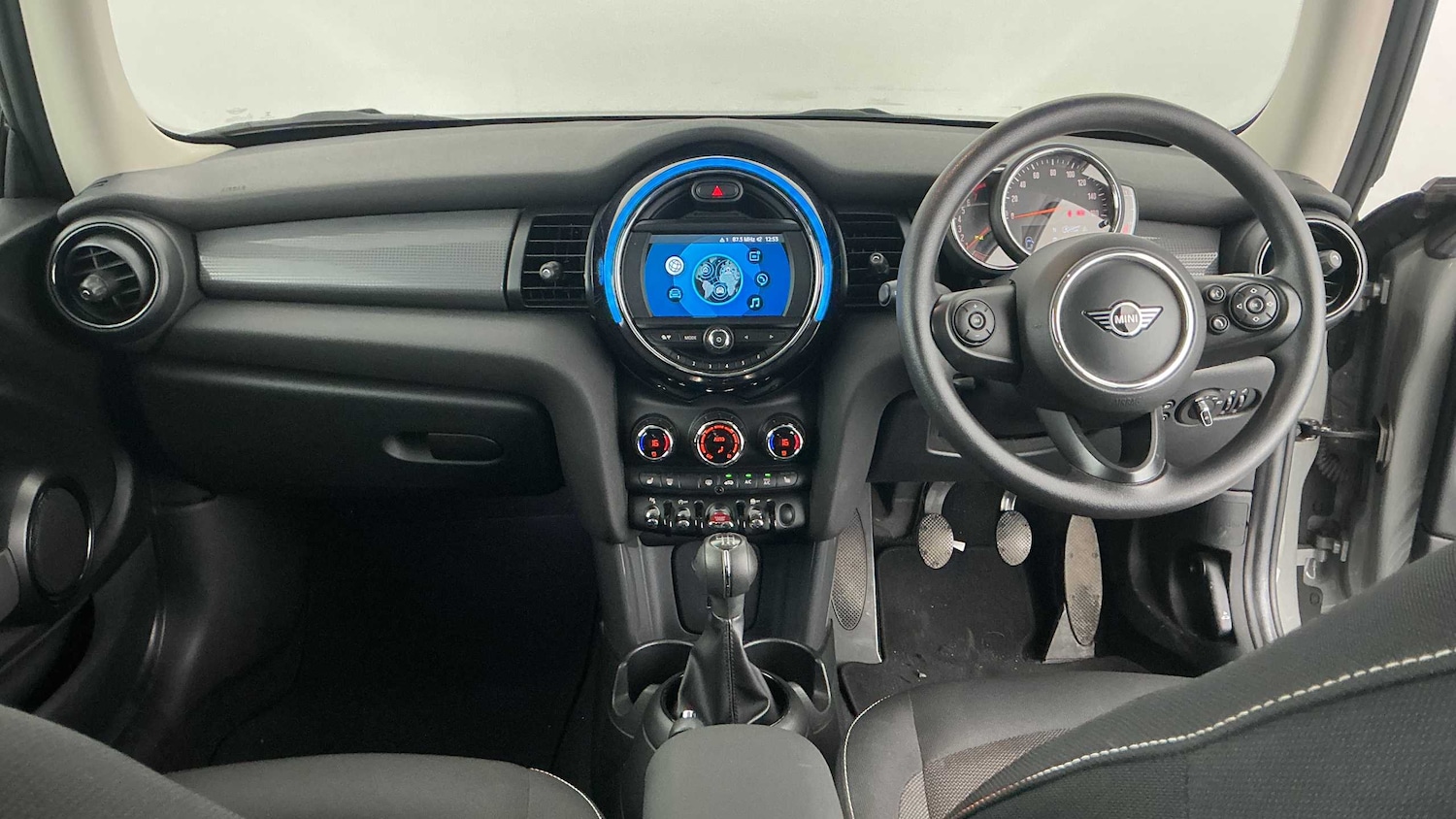 Used MINI Hatch 2019 for sale - 77943402: Photo 4