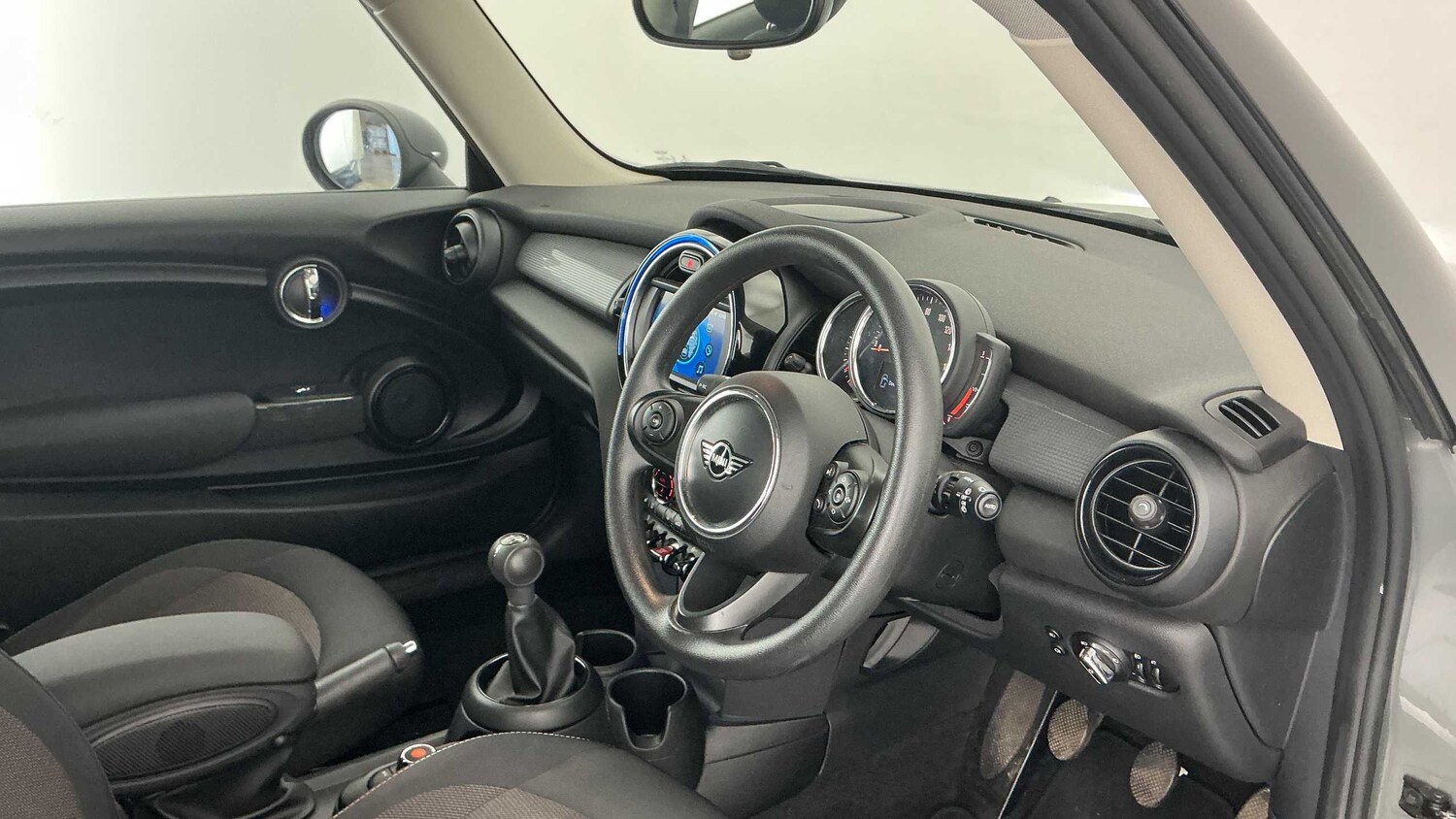 Used MINI Hatch 2019 for sale - 77943402: Photo 6