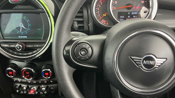 Used MINI Hatch 2019 for sale - 76242456: Photo 31