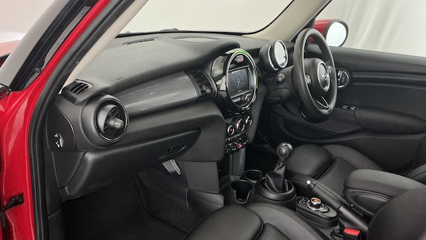 Used MINI Hatch 2019 for sale - 76242456: Photo 7