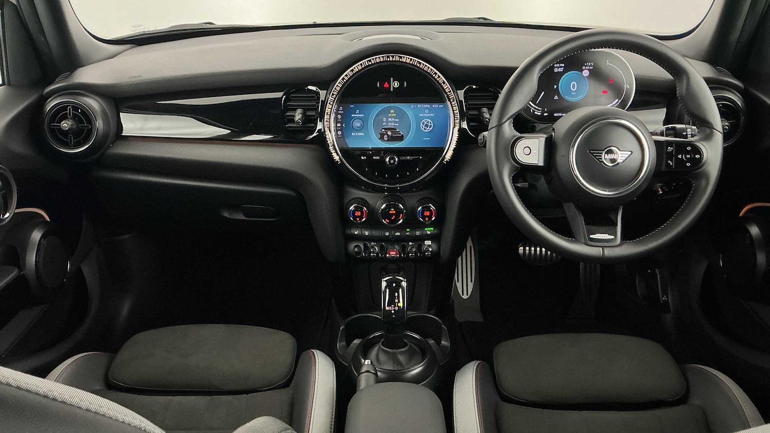 Used MINI Hatch 2024 for sale - 77270038: Photo 4