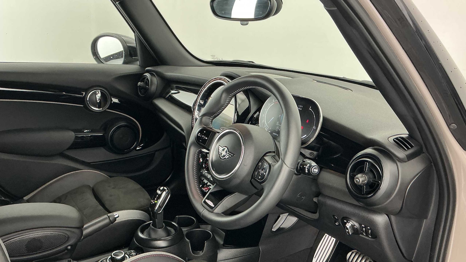 Used MINI Hatch 2024 for sale - 77270038: Photo 6