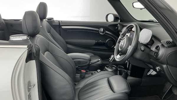 Used MINI Convertible 2024 for sale - 76230339: Photo 11
