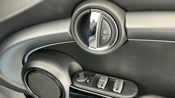 Used MINI Convertible 2024 for sale - 76230339: Photo 18