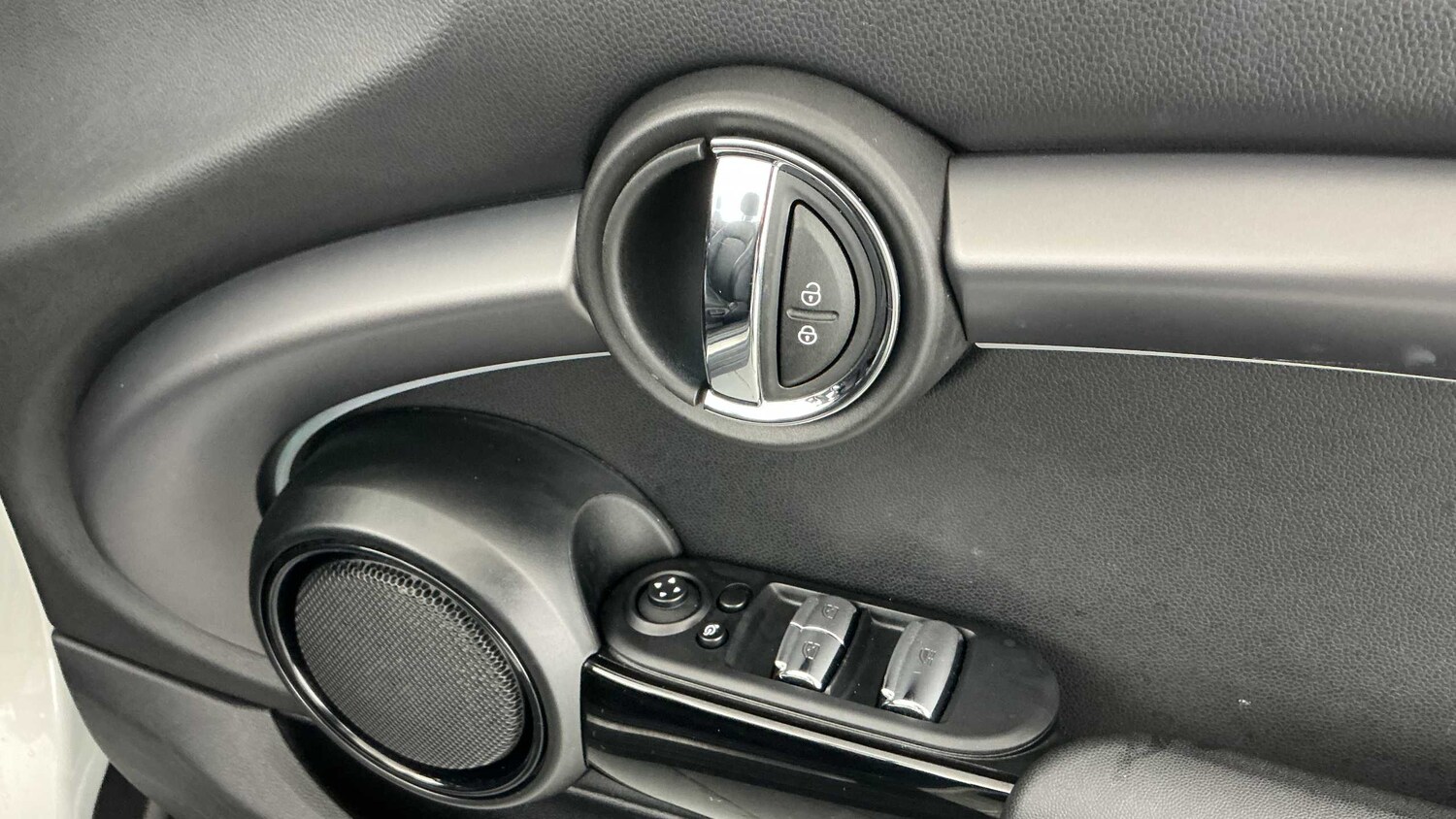 Used MINI Convertible 2021 for sale - 77698824: Photo 17