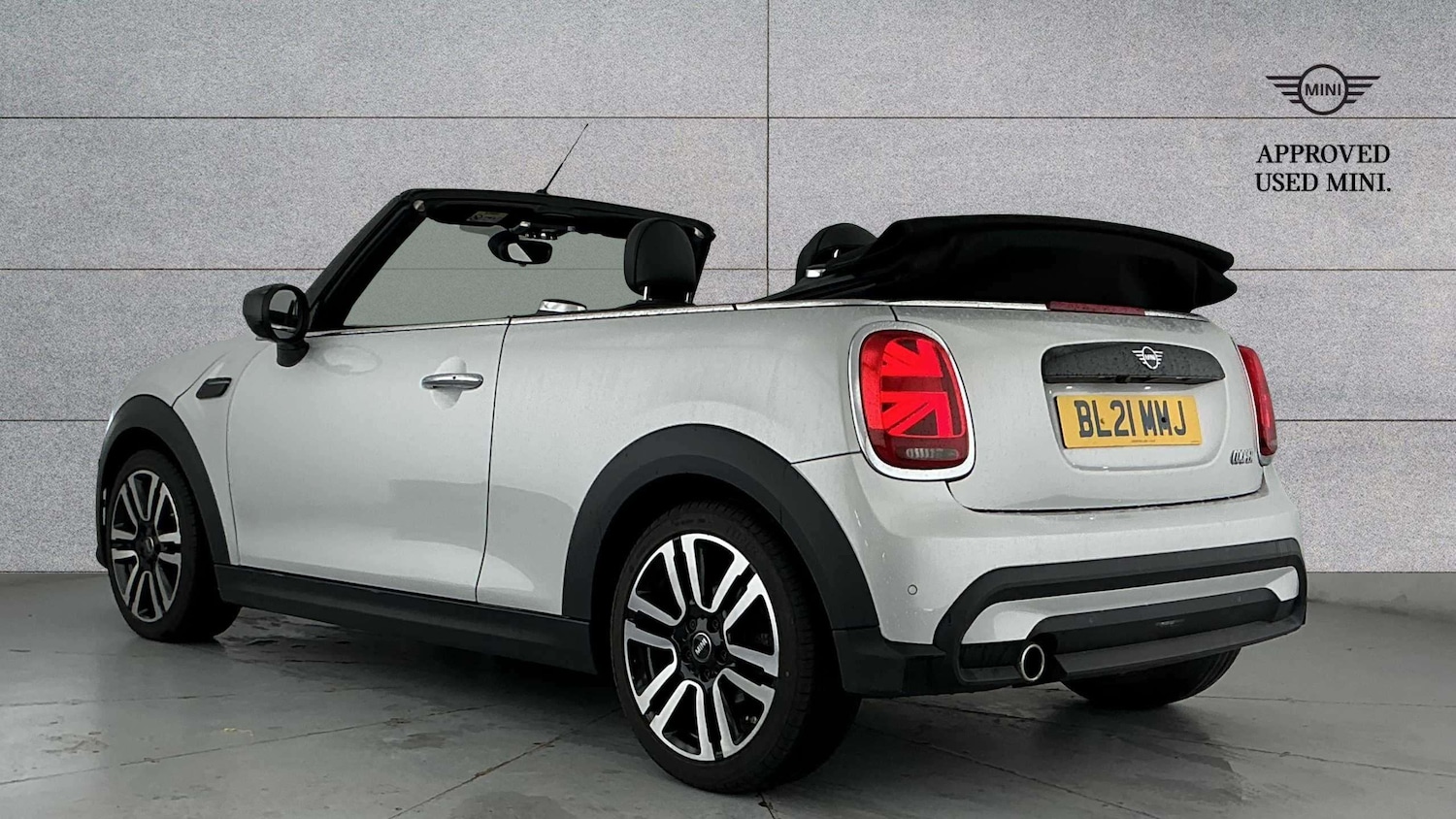Used MINI Convertible 2021 for sale - 77698824: Photo 2